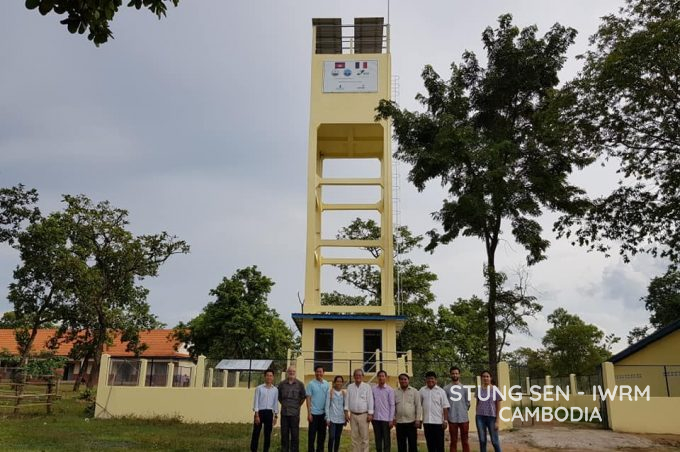 ក្រុមការងារគម្រោងការគ្រប់គ្រងធនធានទឹកចម្រុះនៃអាងស្ទឹងសែន ដឹកនាំដោយ ឯកឧត្តម លឹម ពុយ អនុប្រធានអាជ្ញាធរទន្លេសាប និងជាប្រធានក្រុមការងារគម្រោង អមដំណើរដោយលោកអនុប្រធានមន្ទីរធនធានទឹក និងឧតុនិយមខេត្តព្រះវិហារ បានដឹកនាំអង្គប្រជុំនៅសាលាឃុំរក្សា ស្រុករវៀង និងនៅសាលាស្រុកជ័យសែន ខេត្តព្រះវិហារ